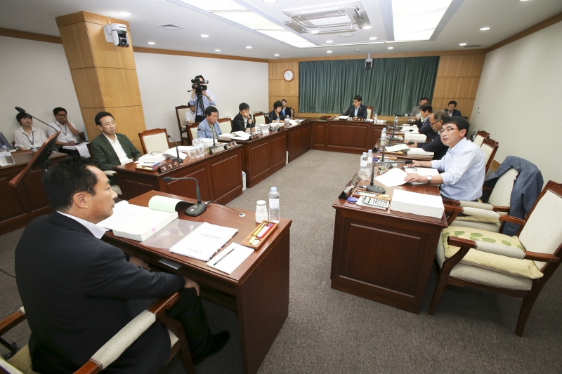 20160712-062[AP7U2684-제206회 정례회 산업건설위원회 소관 행정사무감사 활동.jpg