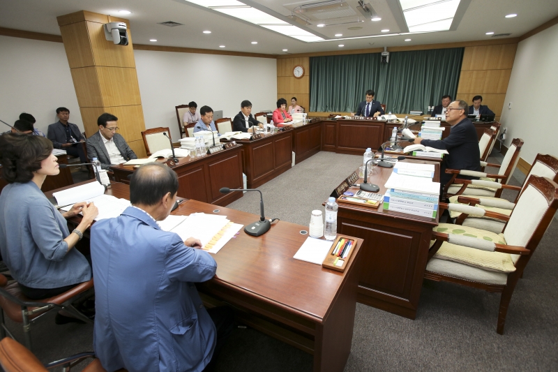 20160722-004[AP7U3043--제206회 정례회 산업건설위원회 소관 2015회계년도 세입세출결산승인안 예비심사.jpg