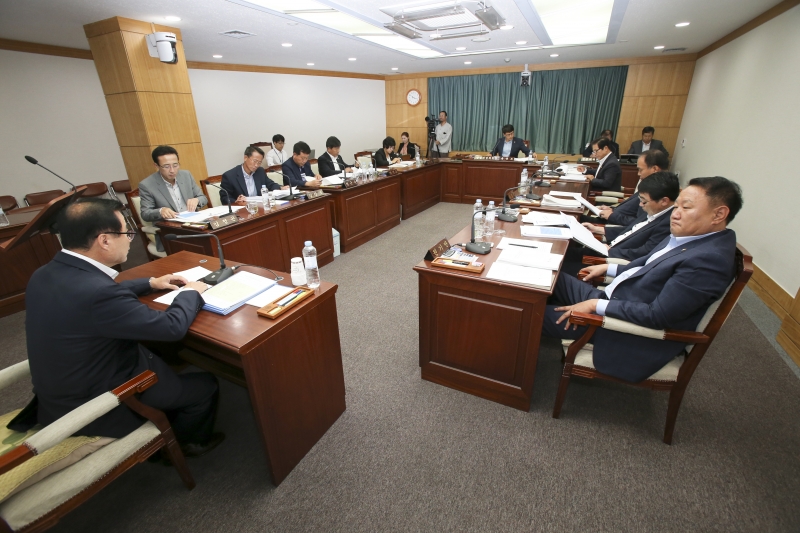 20160926-016[AP7U5677-제207회 임시회 산업건설위원회 조례안 심사활동.jpg