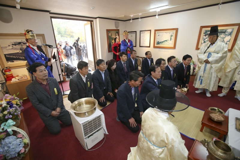 20161114-018[AP7U9975-박정희대통령 99회 탄신제.jpg