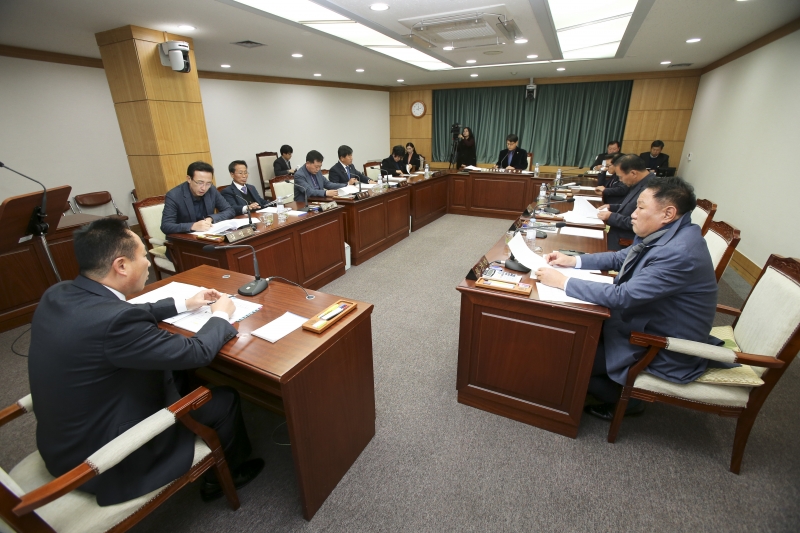 20161125-045[AP7U0876-제209회 정례회시 산업건설위원회 활동.jpg