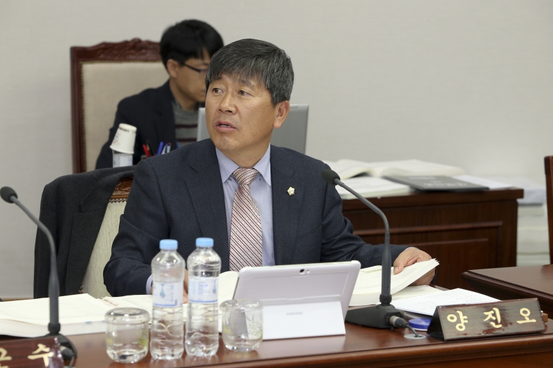 20161128-062[AP7U1135-제209회 정례회 산업건설위원회 2016년도 제2회 추가경정예산안 예비심사 활동.jpg