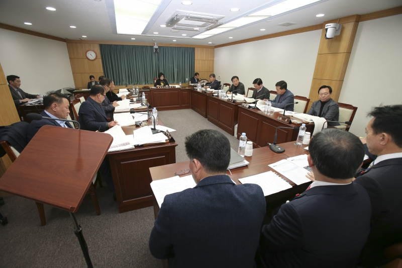 20161129-017[AP7U1167-제209회 정례회 예산결산특별위원회 2016년도 제2회추가경정예산안 심사활동.jpg