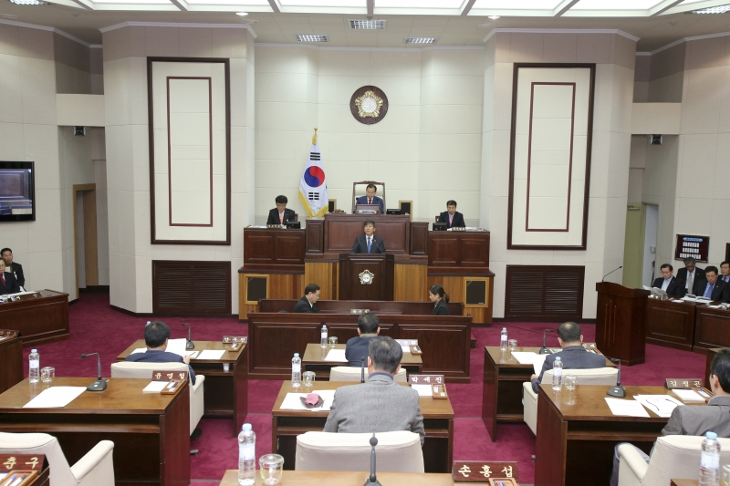 20161130-011[AP7U1314-제209회 정례회 제2차 본회의시 양진오 의원 시정질문.jpg