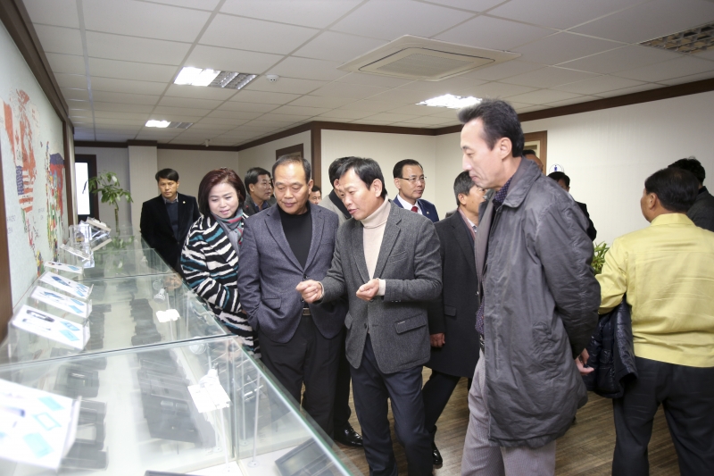 20161202-026[AP7U1544-제209회 정례회 주광정밀 기업체 방문.jpg