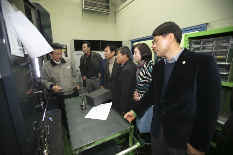 20161202-037[AP7U1575-제209회 정례회 주광정밀 기업체 방문.jpg