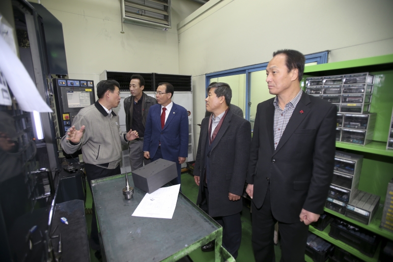 20161202-039[AP7U1586-제209회 정례회 주광정밀 기업체 방문.jpg