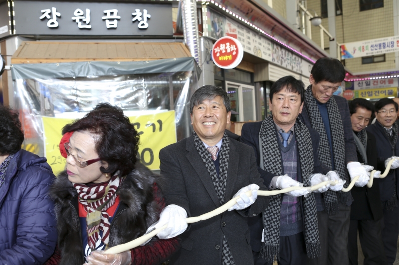 20161217-011[AP7U3652-제8회 선산봉황시장 한마음 축제.jpg