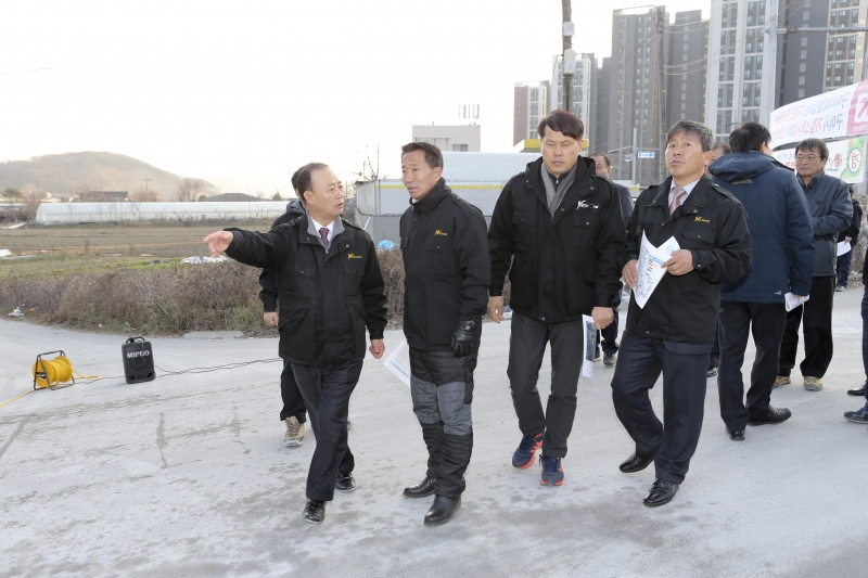 20170109-155[AP7U4900-폐회중 산업건설위원회 AI방역거점소독시설 현장방문.JPG