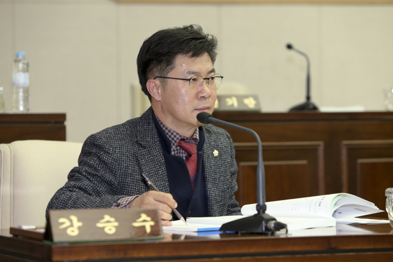 20170209-066[AP7U6852-제210회 임시회 제2차 본회의시 2017년도 주요업무보고 청취.JPG