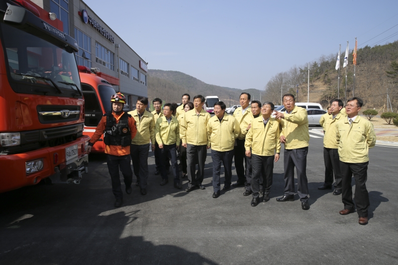 20170313-026[AP7U8123-제211회 임시회시 구미화학재난합동방재센터 현장 방문.JPG