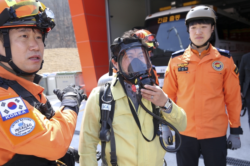 20170313-057[AP7U8215-제211회 임시회시 구미화학재난합동방재센터 현장 방문.JPG