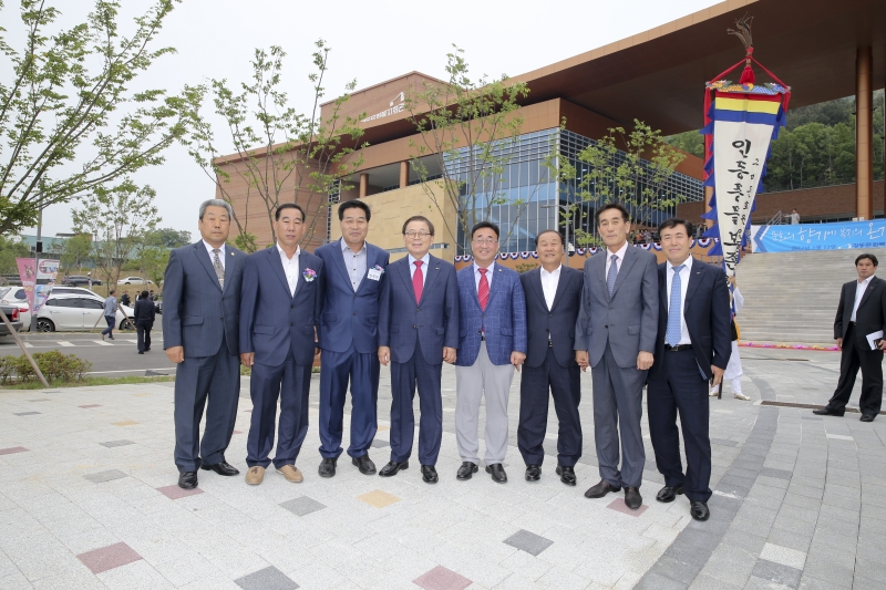 20170512-038[AP7U1099-강동문화복지회관 개관식.JPG
