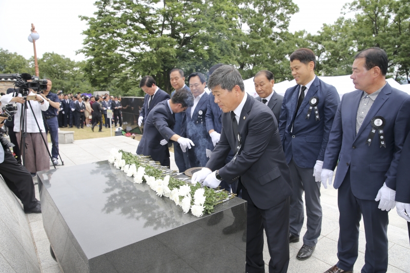 20170606-044[AP7U2915-제62회 현충일 추념 충혼탑 참배.JPG