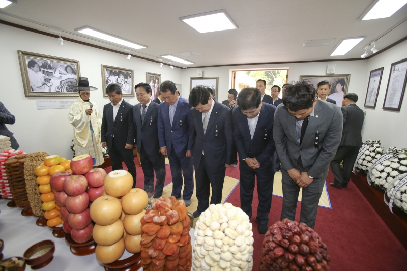 20171026-046[AP7U8204-박정희대통령 서거 38주기 추도식.JPG
