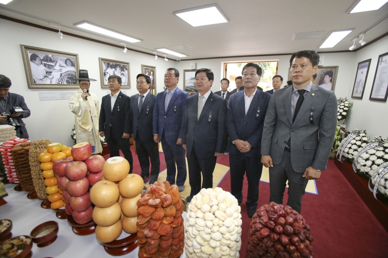 20171026-047[AP7U8206-박정희대통령 서거 38주기 추도식.JPG