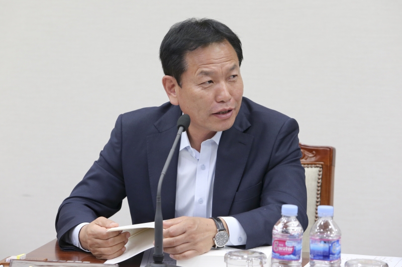 20171026-082[AP7U8303-제217회 임시회 산업건설위원회 2018년도 주요업무보고 청취.JPG
