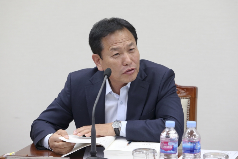 20171026-083[AP7U8304-제217회 임시회 산업건설위원회 2018년도 주요업무보고 청취.JPG