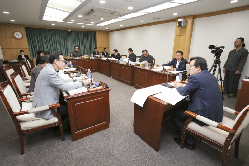20171130-054[IMG_9016-제218회 정례회 산업건설위원회 소관 2018년도 예산안 예비심사활동.JPG