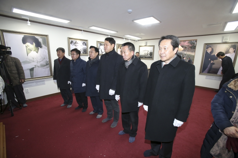 20180102-046[AP7U1030-2018 박정희대통령 생가 참배.JPG