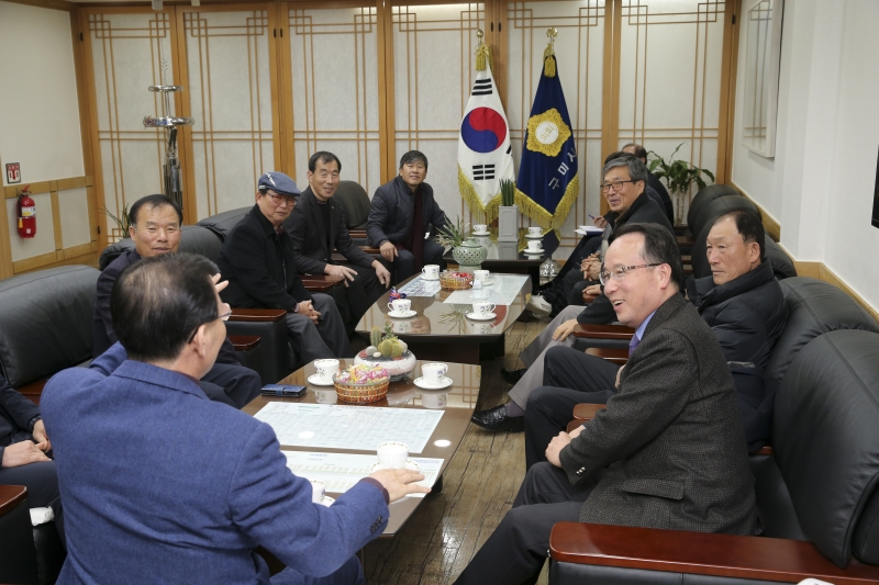 20180129-016[AP7U2063-농촌지도자 구미시연합회장단 의회방문.JPG