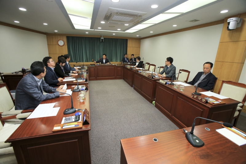20180425-012[AP7U5130-제221회 임시회 제1차 예산결산특별위원회 활동.JPG
