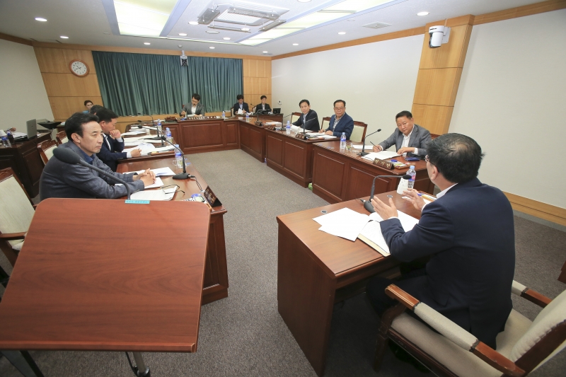 20180426-032[AP7U5189-제221회 임시회 산업건설위원회 조례안 심사활동.JPG