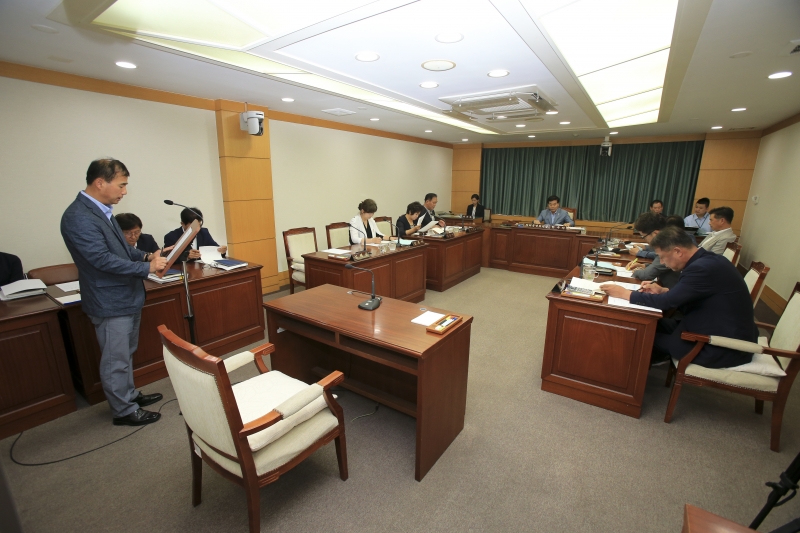 20180607-004[AP7U5718-폐회중 의회운영위원회 활동.JPG