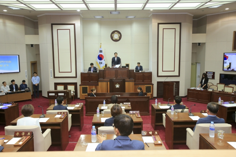 20180702-009[AP7U6482-제223회 임시회 제1차 본회의시 박교상 임시의장 회의주재.JPG