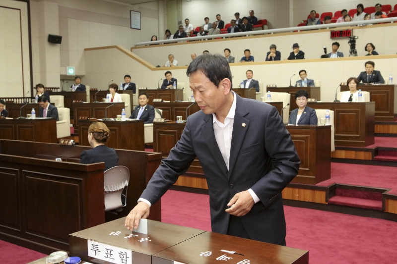 20180702-056[536A0039-제223회 임시회 제1차 본회의시 의장선거.JPG