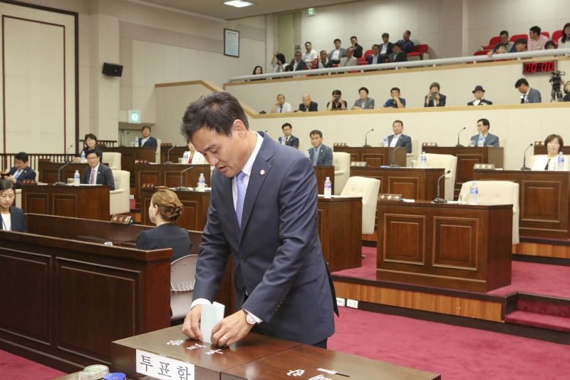 20180702-033[536A0001-제223회 임시회 제1차 본회의시 의장선거.JPG