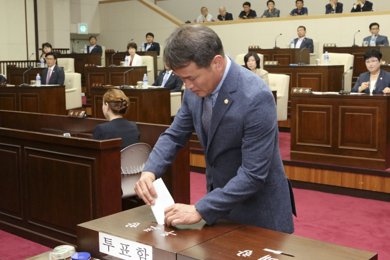20180702-041[536A0015-제223회 임시회 제1차 본회의시 의장선거.JPG