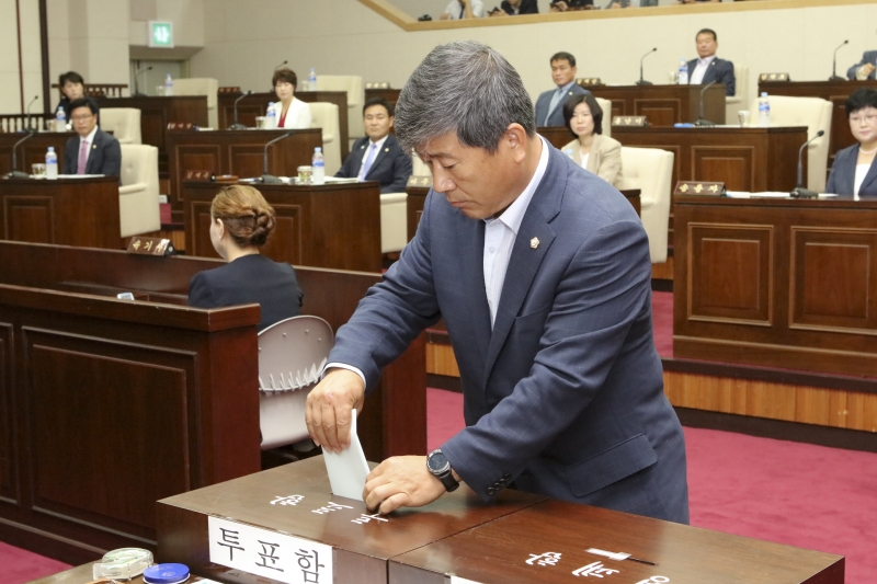 20180702-046[536A0023-제223회 임시회 제1차 본회의시 의장선거.JPG