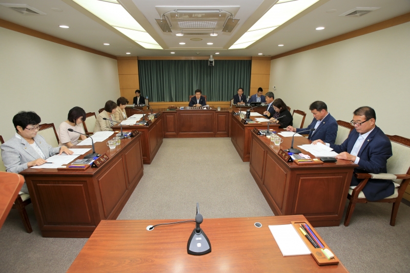 20180705-034[AP7U7023-폐회중 의회운영위원회 활동.JPG