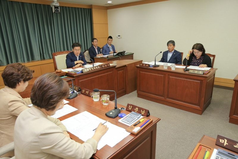 20180705-041[AP7U7064-폐회중 의회운영위원회 활동.JPG