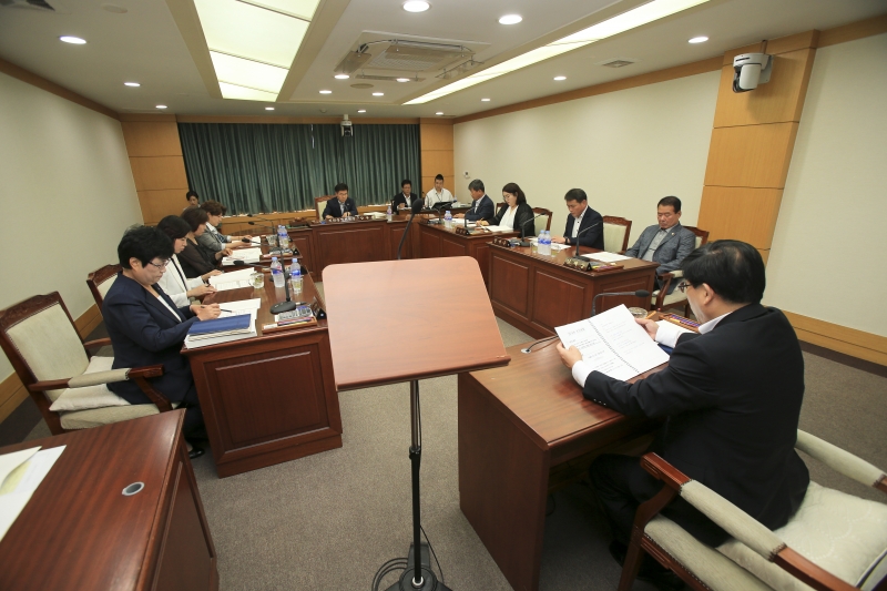 20180716-001[AP7U7855-제224회 임시회 의회운영위원회 시정업무보고.JPG