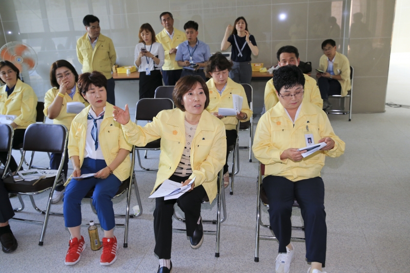 20180723-052[AP7U7718-구미시의회 전체의원 공설숭조당 2관 공사현장 방문.JPG