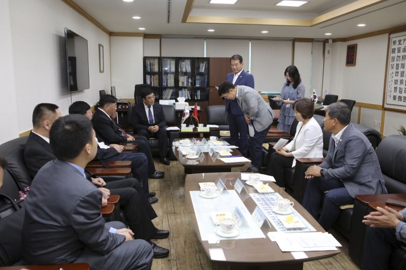 20180730-006[IMG_0696-중국 장사시 리유밍리 부시장 일행 의회방문.JPG