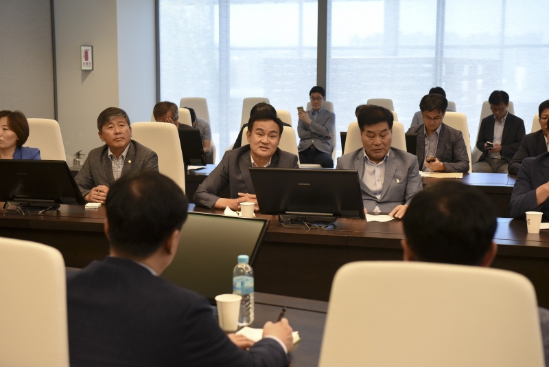 20180731-013[DSC_1901-구미시의회 의원 삼성전자 네트워크 사업부 이전 관련 삼성전자 수원 본사 방문.JPG