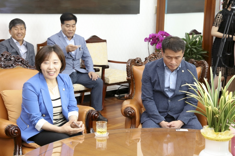20180731-094[IMG_0936-구미시의회 의원 삼성전자 네트워크 사업부 이전 관련 국회 방문.JPG