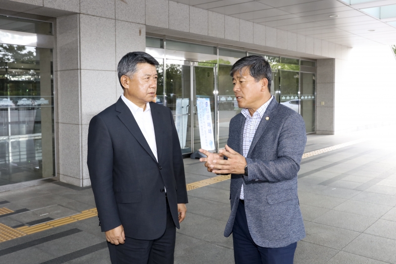 20180731-120[IMG_0973-구미시의회 의원 삼성전자 네트워크 사업부 이전 관련 국회 방문.JPG