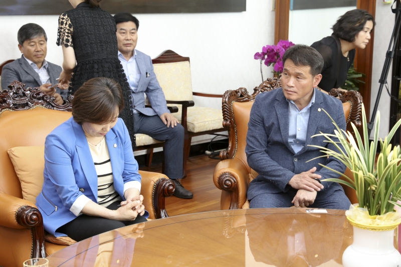 20180731-093[IMG_0934-구미시의회 의원 삼성전자 네트워크 사업부 이전 관련 국회 방문.JPG