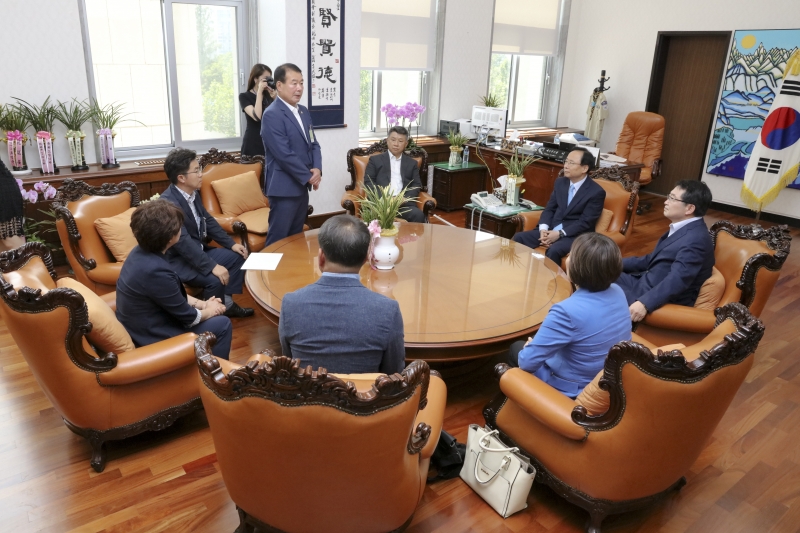 20180731-087[IMG_0926-구미시의회 의원 삼성전자 네트워크 사업부 이전 관련 국회 방문.JPG