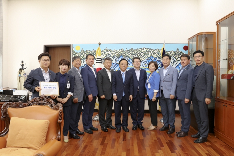 20180731-109[IMG_0957-구미시의회 의원 삼성전자 네트워크 사업부 이전 관련 국회 방문.JPG