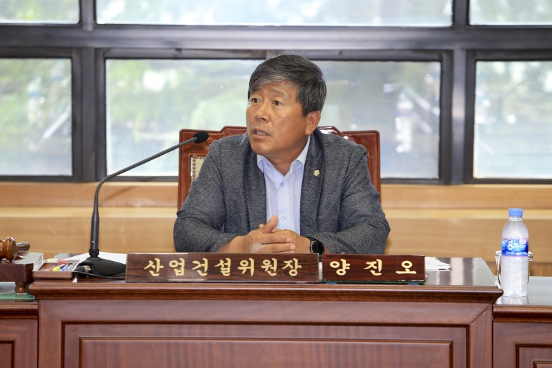 20180814-001[AP7U8934-산업건설위원회 간담회-관내 폭염피해대책 관련 보고건 .JPG
