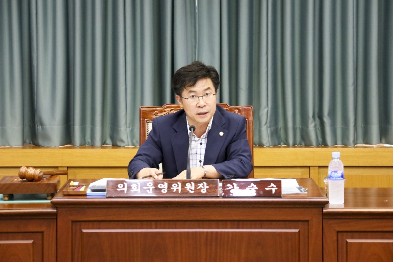20180823-002[IMG_1138-폐회중 의회운영위원회 활동.JPG