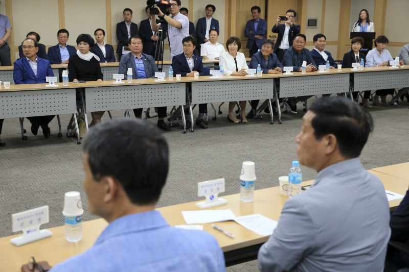 20180823-100[AP7U9351-경사북도 구미시와 (주)ACD 투자양해각서 체결식.JPG