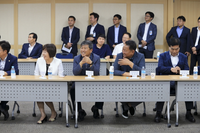 20180823-094[AP7U9341-경사북도 구미시와 (주)ACD 투자양해각서 체결식.JPG