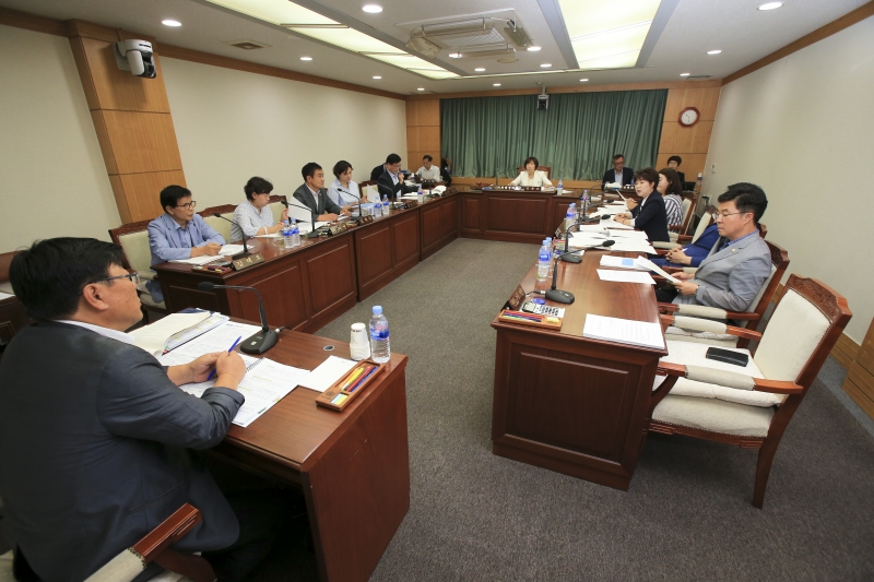 20180904-001[AP7U0035-제225회 정례회 기획행정위원회 조례안 심사활동.JPG