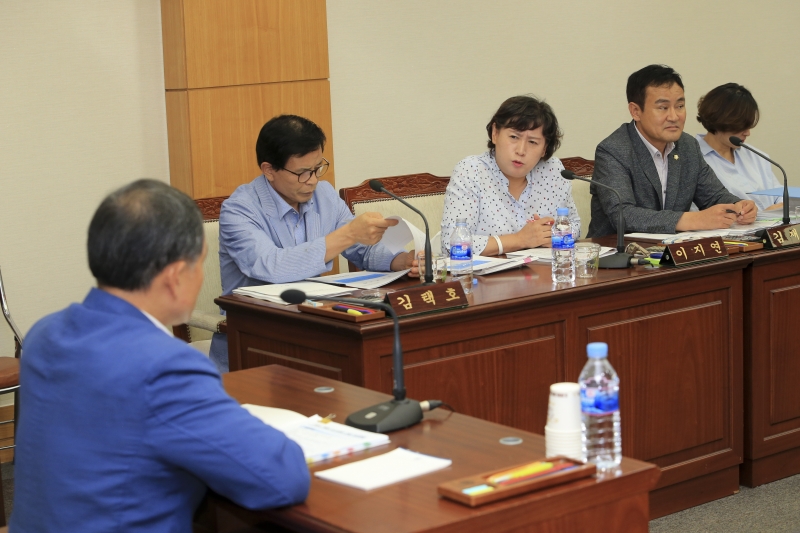 20180904-033[AP7U0095-제225회 정례회 기획행정위원회 조례안 심사활동.JPG